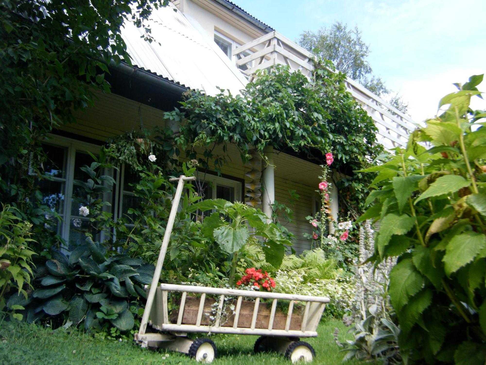 Kaju Guesthouses Nasva Extérieur photo